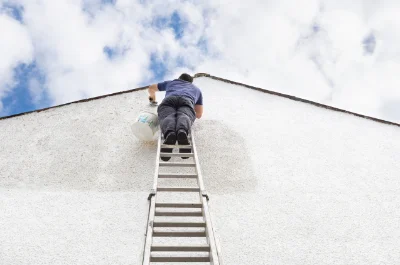 Peinture extérieure à l'Échelle — façades et ravalement